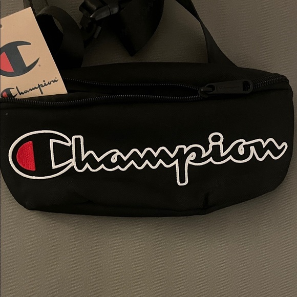 Champion Fanny Pack Belt Bag Black Embroidered Logo Adjustable Strap - Picture 3 of 6